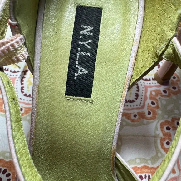 𝗡𝗘𝗪 𝐍.𝐘.𝐋.𝐀 Mary Jane Heels - Picture 8 of 14